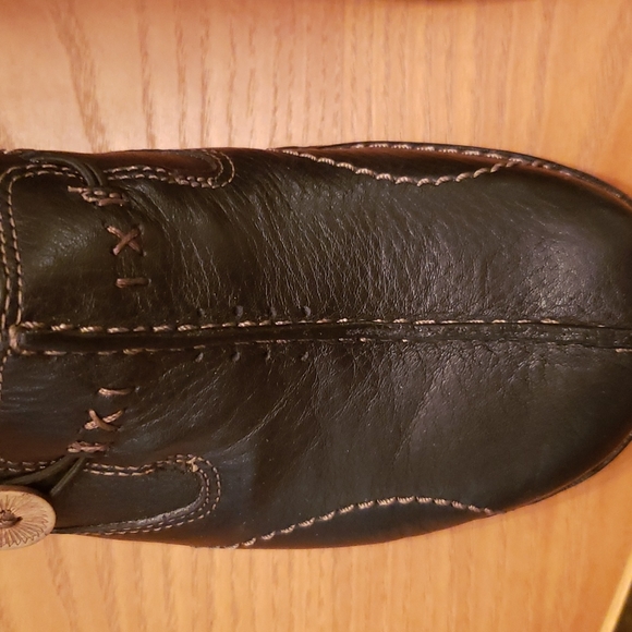 Clarks Unstructured Un-Loop Shoe - Picture 2 of 12